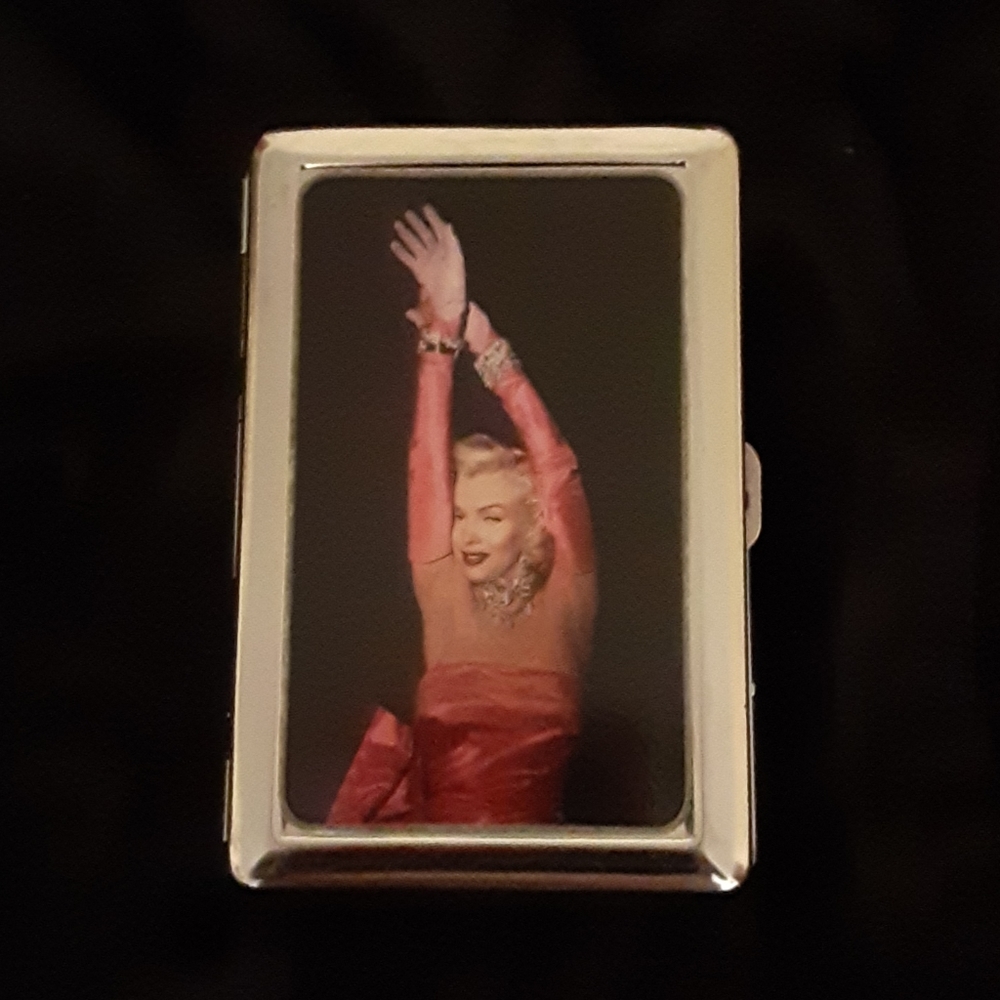 Cigarette holder